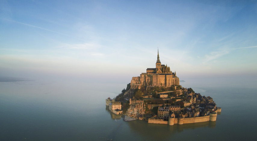 Illustration. Mont Saint-Michel Автобусная экскурсия. source s3.favim.com  2019-03-23